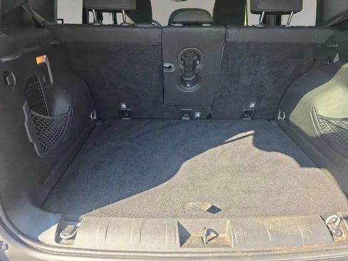Used 2018 Jeep Renegade Altitude w/ UConnect 8.4 Nav Group AWD/4WD image 11