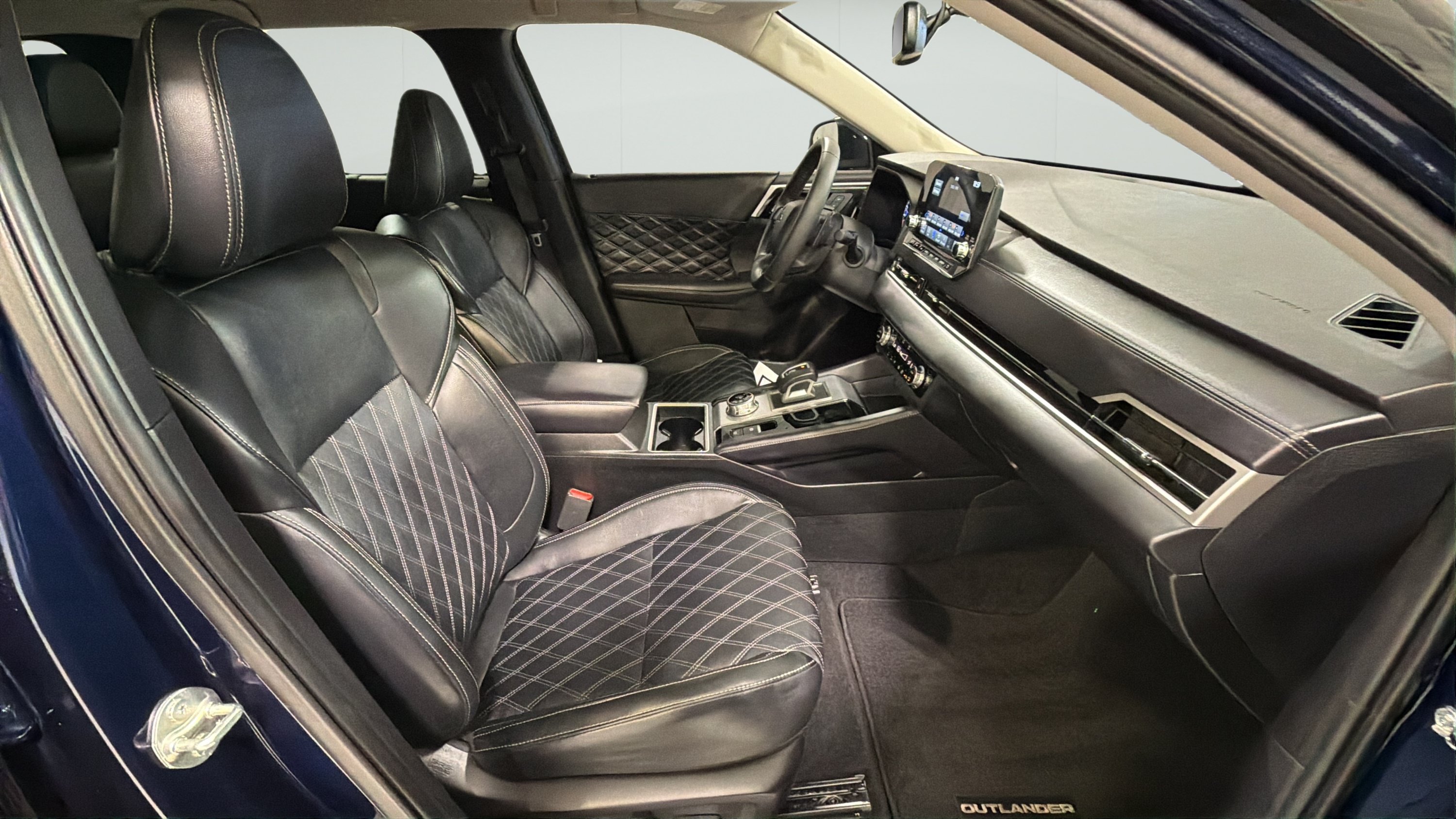 Used 2024 Mitsubishi Outlander SEL FWD image 23