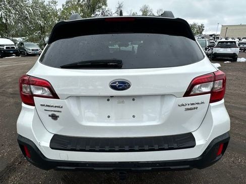 Used 2018 Subaru Outback 3.6R Limited AWD/4WD image 4