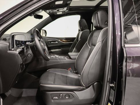 Used 2023 Cadillac Escalade ESV Premium Luxury AWD/4WD image 13