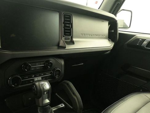 Certified 2024 Ford Bronco Everglades image 11