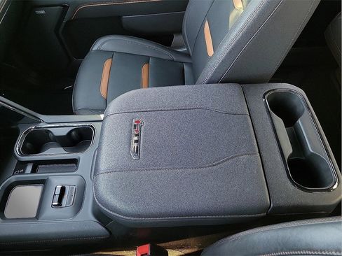 Used 2024 GMC Sierra 2500 AT4 w/ AT4 Preferred Package image 20