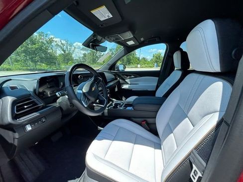 New 2025 Chevrolet Traverse High Country image 12