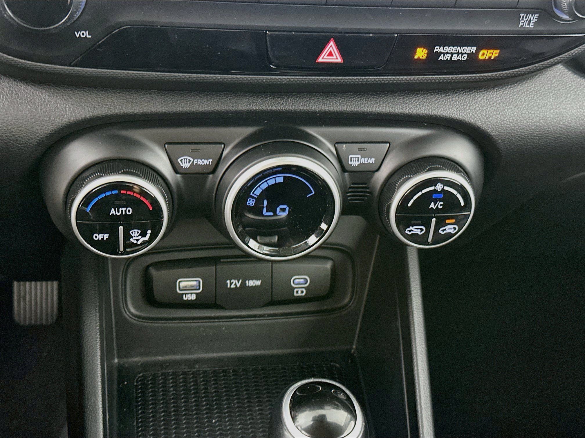 Used 2025 Hyundai Venue SEL FWD image 22