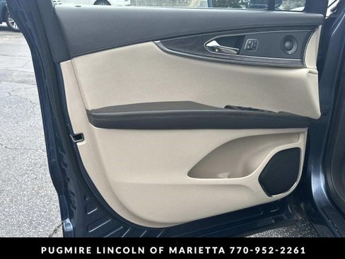 Used 2019 Lincoln Nautilus Reserve FWD image 10