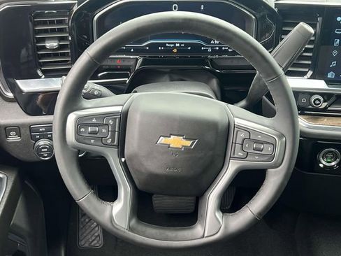 Used 2024 Chevrolet Silverado 1500 LT AWD/4WD image 13