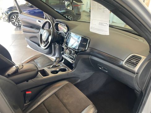 Used 2021 Jeep Grand Cherokee Laredo X image 31