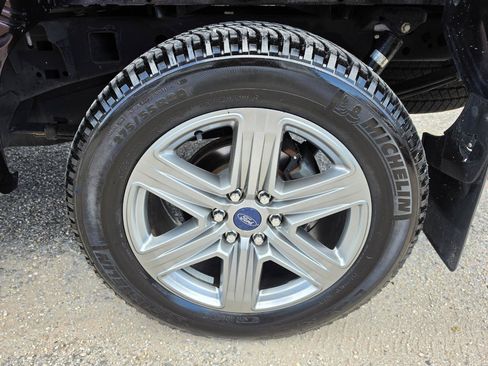 Used 2018 Ford F150 Lariat w/ Equipment Group 502A Luxury AWD/4WD image 37