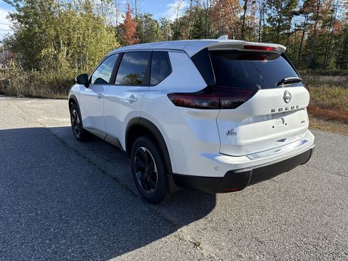 New 2026 Nissan Rogue SV image 5