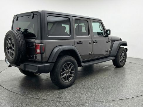 Used 2025 Jeep Wrangler Unlimited Sport AWD/4WD image 9