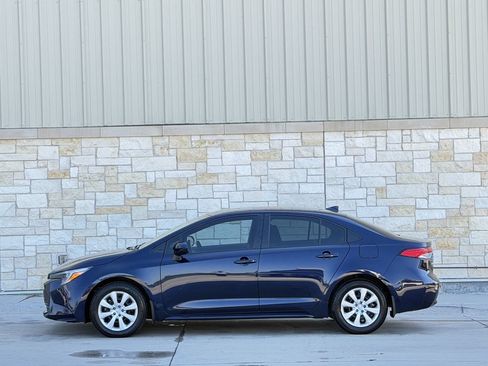 Used 2025 Toyota Corolla LE FWD image 3