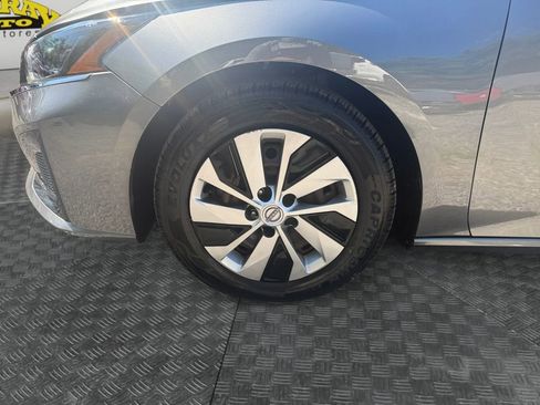 Used 2023 Nissan Altima 2.5 S FWD image 14