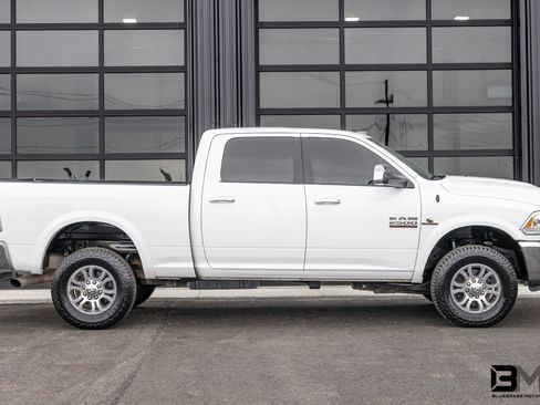 Used 2018 RAM 2500 Laramie AWD/4WD image 9
