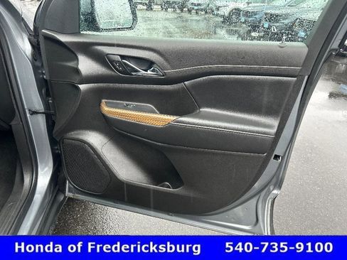 Used 2021 GMC Acadia SLE w/ Driver Convenience Package image 14