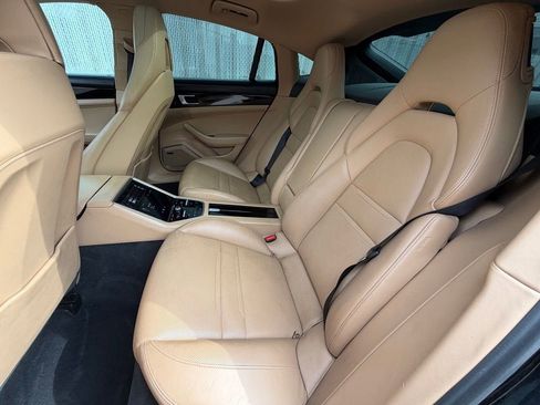 Used 2018 Porsche Panamera 4S w/ Premium Package Plus image 26