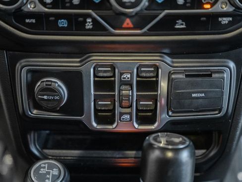 Used 2023 Jeep Wrangler Unlimited Sahara w/ Cold Weather Group AWD/4WD image 32