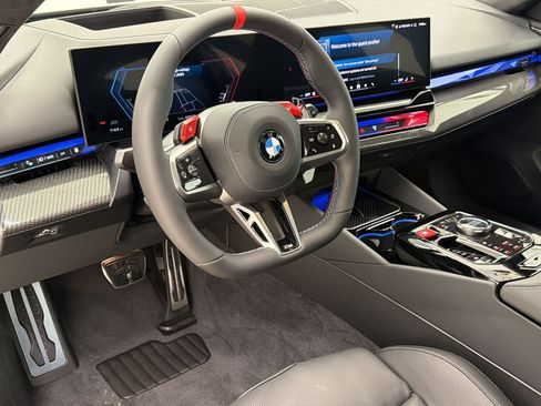 New 2027 BMW M5 Touring AWD/4WD image 4