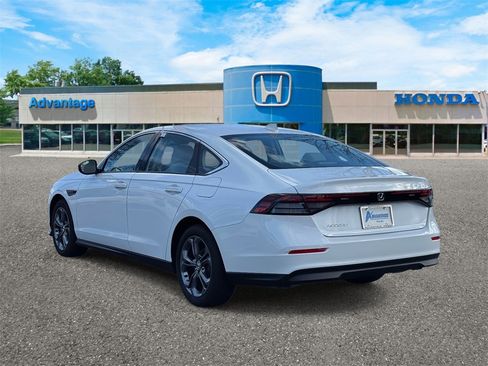 Certified 2023 Honda Accord EX image 5