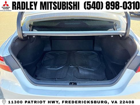 Used 2020 Toyota Camry XLE FWD image 16