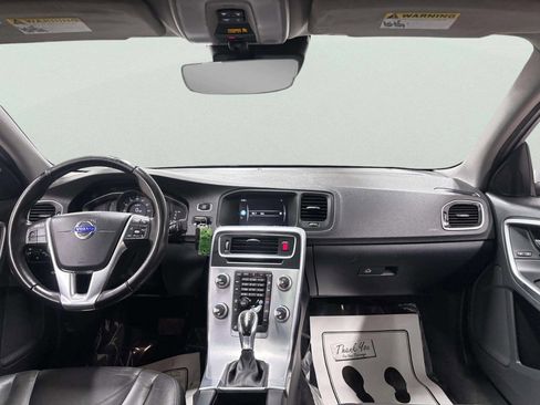 Used 2017 Volvo S60 T5 Dynamic image 22