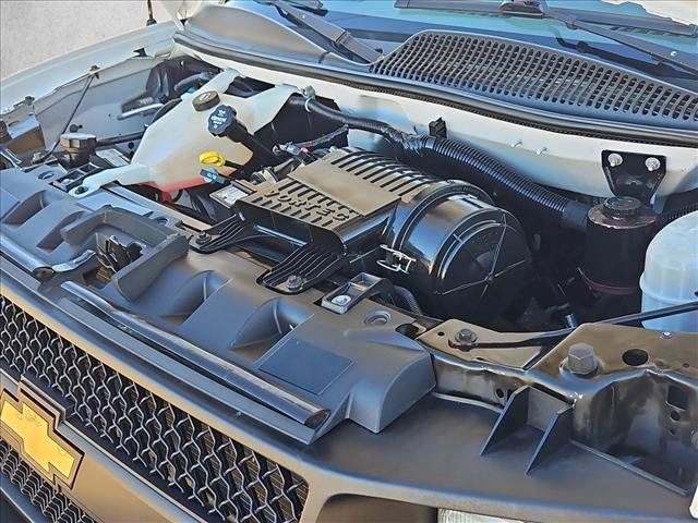 Used 2017 Chevrolet Express 2500 RWD image 19