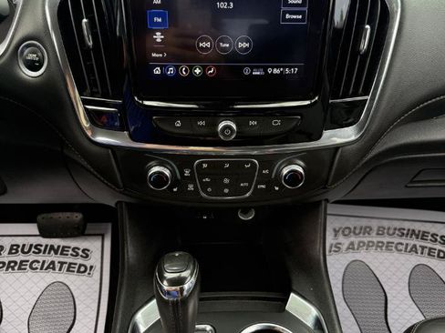 Used 2020 Chevrolet Traverse LT FWD image 17