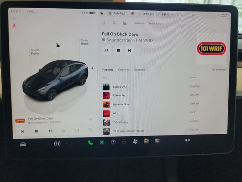 Used 2025 Tesla Model Y Long Range AWD/4WD image 25