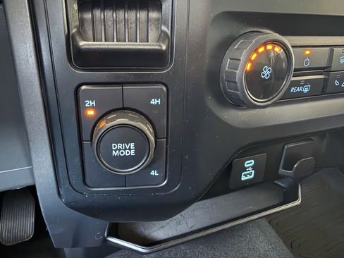 Used 2023 Ford F150 XLT image 26