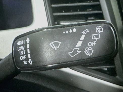 Used 2022 Volkswagen Atlas SE FWD image 14