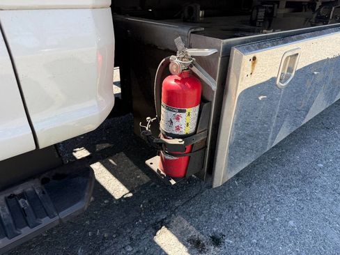 Used 2019 Ford F550 4x4 Regular Cab Super Duty image 21