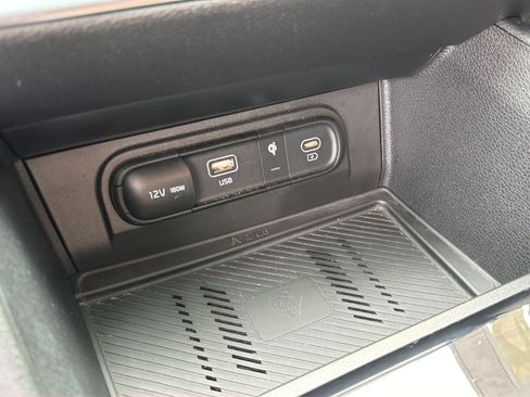 Used 2025 Kia Sportage EX FWD image 28