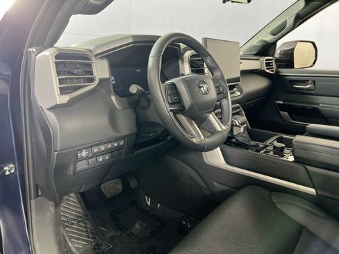 Used 2025 Toyota Tundra Limited AWD/4WD image 9