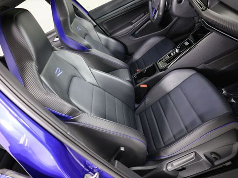 Used 2024 Volkswagen Golf R AWD/4WD image 41