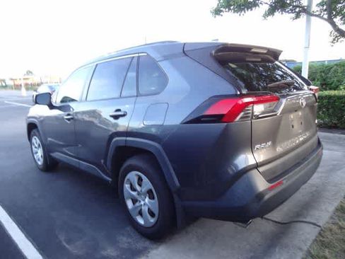 Used 2019 Toyota RAV4 LE w/ Carpet Mat Package FWD image 7