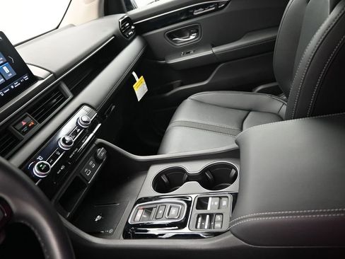 Used 2025 Honda Pilot EX-L image 15