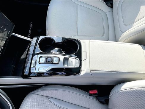 Used 2023 Hyundai Tucson Limited image 15