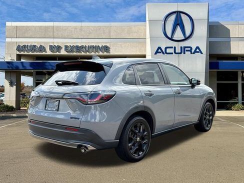 Used 2023 Honda HR-V Sport image 2