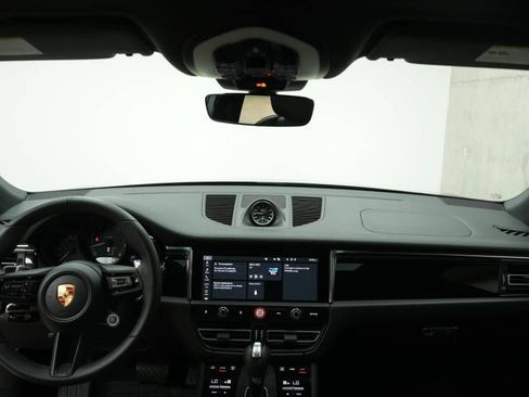 Certified 2026 Porsche Macan AWD/4WD image 16