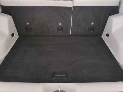 Used 2019 Jeep Cherokee Limited image 36