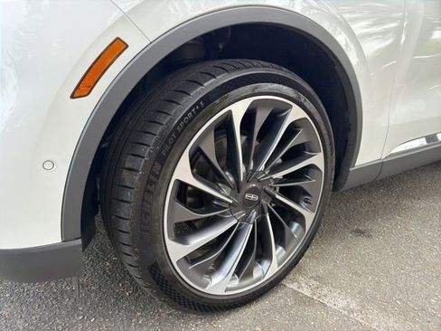 Used 2023 Lincoln Aviator Reserve w/ Equipment Group 201A image 10