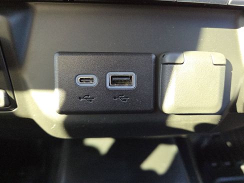 New 2026 GMC Sierra 3500 Pro w/ Convenience Package image 9