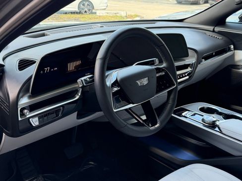 Used 2024 Cadillac Lyriq Luxury RWD image 9