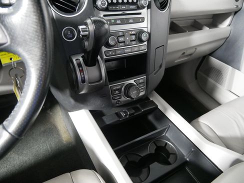 Used 2013 Honda Pilot Touring image 24