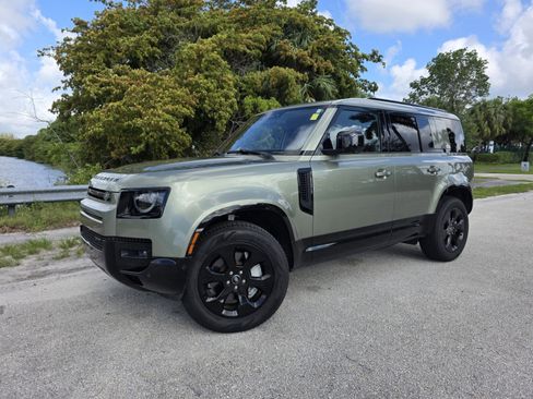 Certified 2022 Land Rover Defender 110 X-Dynamic SE AWD/4WD image 1