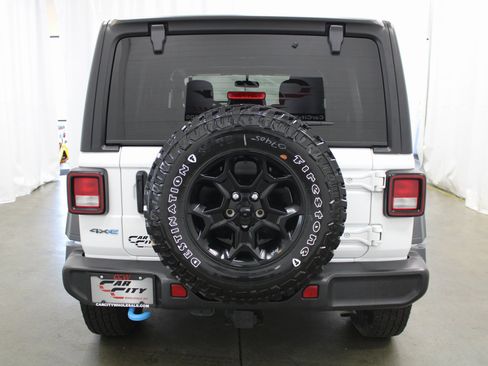Used 2023 Jeep Wrangler Unlimited image 6