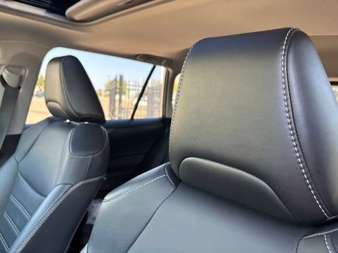 Used 2022 Toyota RAV4 XLE Premium AWD/4WD image 9