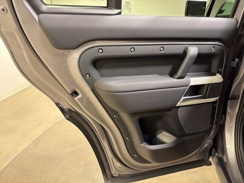 Used 2024 Land Rover Defender 110 S image 20