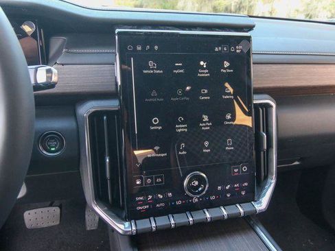 New 2026 GMC Acadia Denali w/ Super Cruise Package AWD/4WD image 19