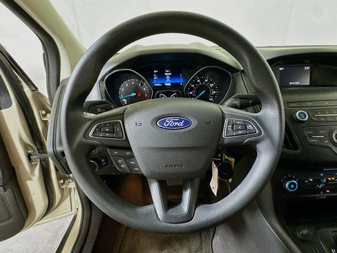 Used 2018 Ford Focus SE FWD image 9