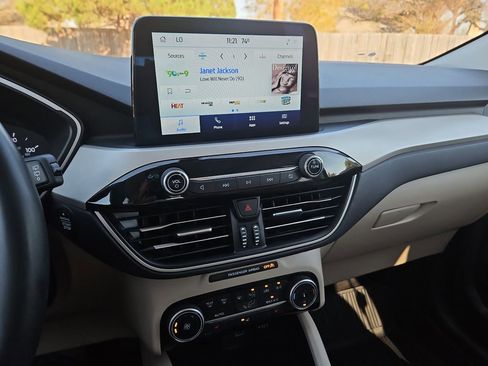 Used 2022 Ford Escape SE w/ Cold Weather Package image 22